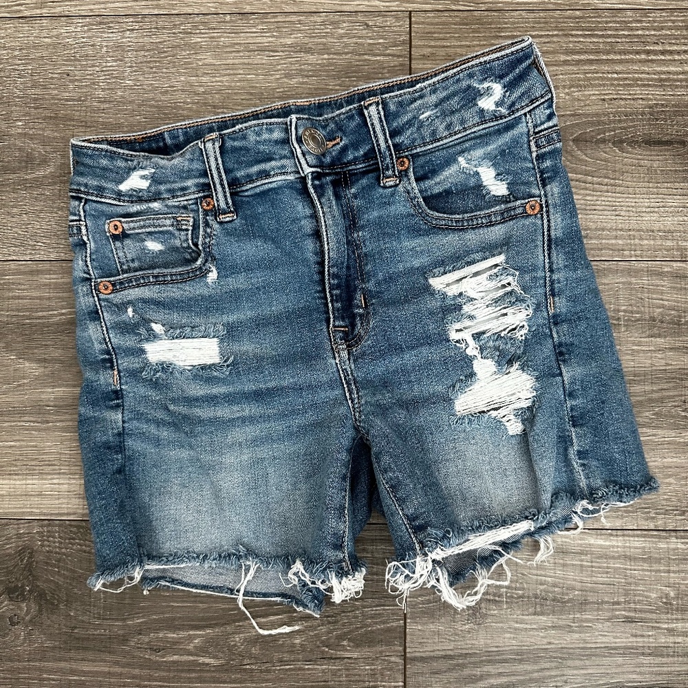 Brand: American Eagle Size: 2 Color: Light Wash